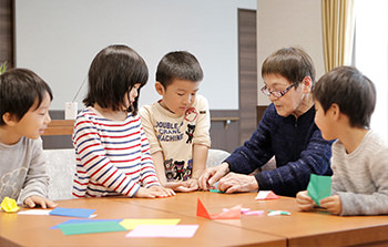 幼老ふれあいの様子